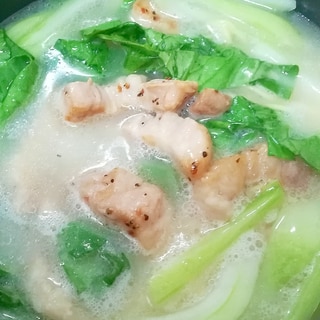 豚バラかたまり肉とチンゲン菜の白湯スープ